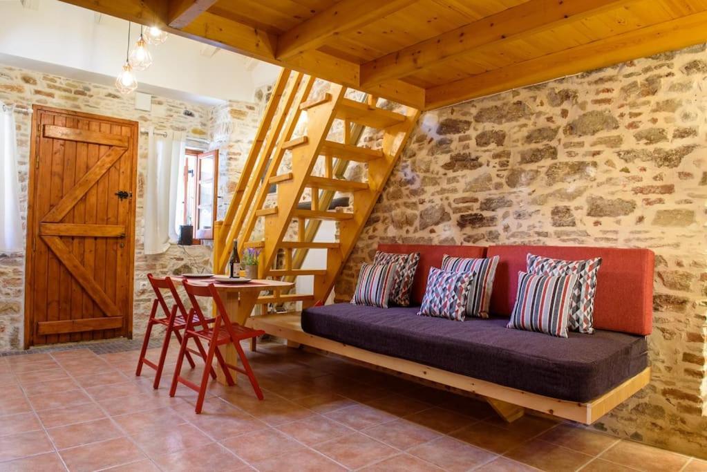 Lavrio Stone House 5 Min From The Centre/Port Apartment Luaran gambar