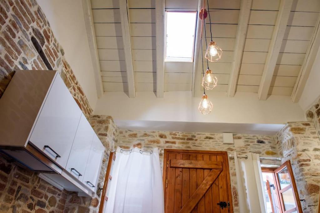 Lavrio Stone House 5 Min From The Centre/Port Apartment Luaran gambar
