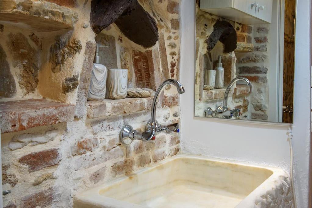 Lavrio Stone House 5 Min From The Centre/Port Apartment Luaran gambar